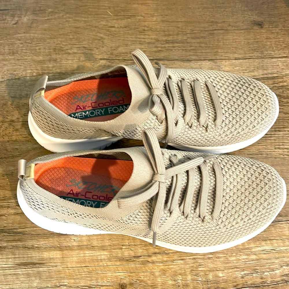 Sketchers size 7.5